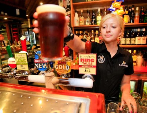 Labor quietly pauses working holidaymaker visas as stoush over backpackers brews